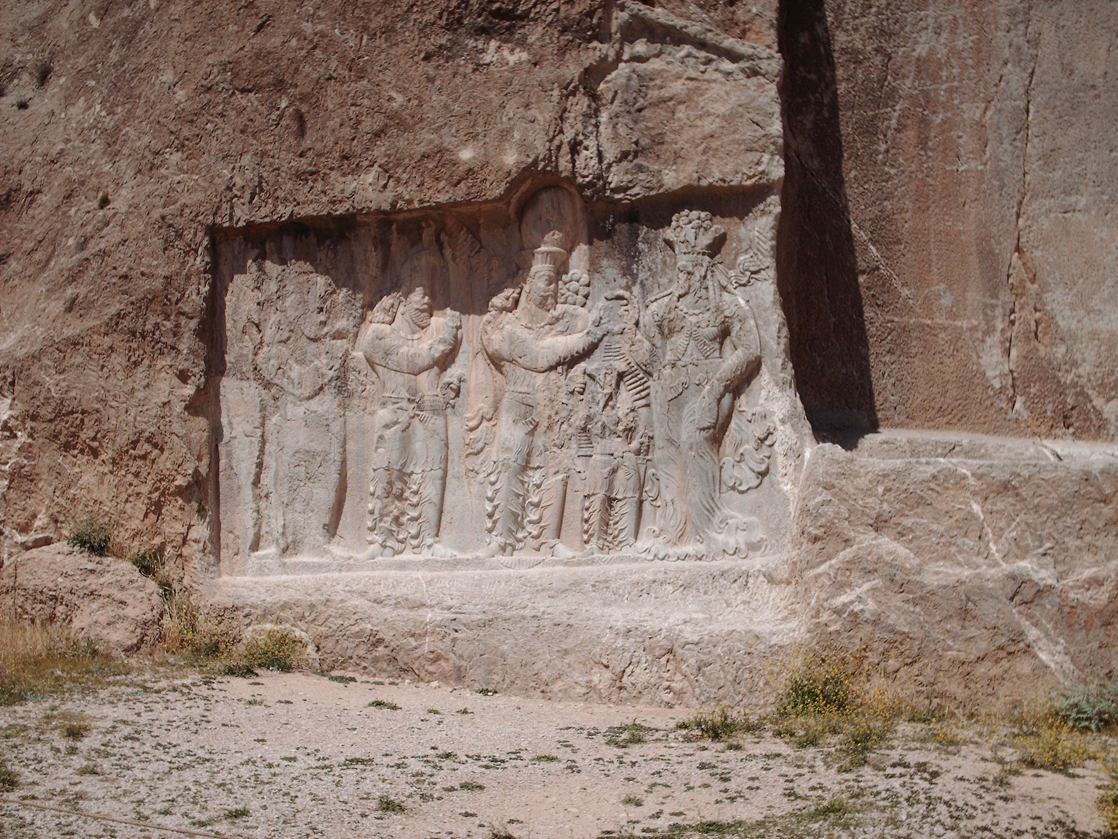 Narseh before Anāhitā — The king receives the diadem from the goddess of the waters, witness to his right to rule.